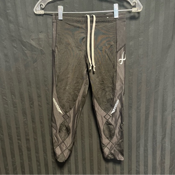 Size small cw-x running capris - Picture 1 of 7